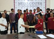 Tak Masuk Dalam Pangkalan Data BKN, PTT Dinas PUPR Mengadu ke DPRD Polman 10 Tak Masuk Dalam Pangkalan Data BKN, PTT Dinas PUPR Mengadu ke DPRD Polman