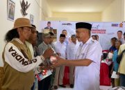 Prabowo Dilantik Jadi Presiden, DPC Gerindra Polman Bagikan Paket Bahan Pokok Bagi Warga Kurang Mampu 8 Prabowo Dilantik Jadi Presiden, DPC Gerindra Polman Bagikan Paket Bahan Pokok Bagi Warga Kurang Mampu