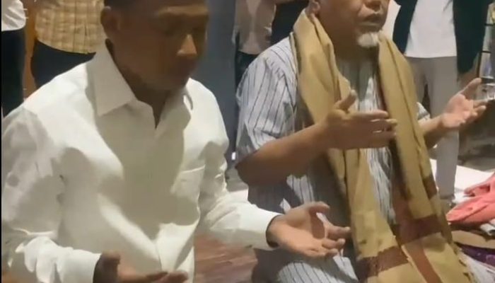Annangguru KH. DR. Muh. Ilham Shaleh Beri Ucapan Selamat Kepada H. Samsul Mahmud