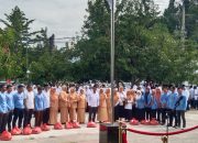 Petugas Kebersihan Kantor Kemenag Polman Terima Bingkisan sebagai Apresiasi atas Dedikasi Pelayanan