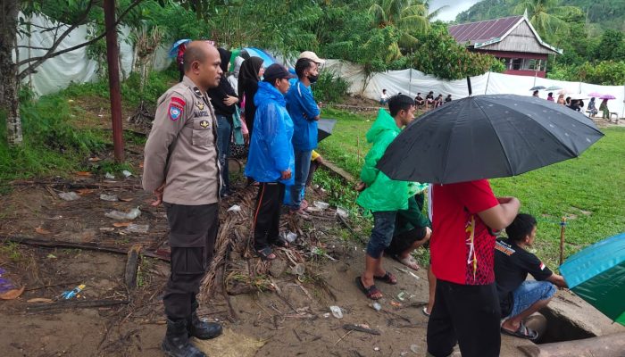 Personil Polsek Tutar Polres Polman Lakukan Pengamanan Turnamen Sepakbola AMR Cup I