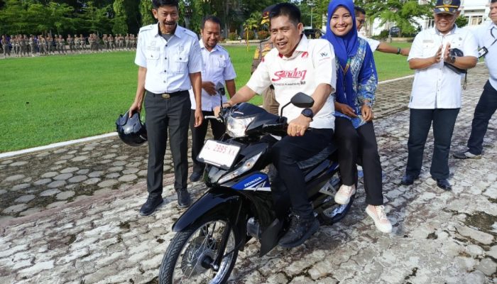Buah Perjuangan Bidan Pelosok Desa, Bidan Rusmiati Dapat Tiga Motor