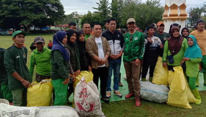 Program DLHK Dalam Mengedukasi Warga Mengolah Sampah Diapresiasi Ketua DPRD Polman