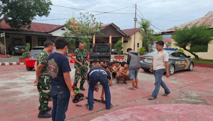 Babinsa Bersama Babinkamtibmas Berhasil Gagalkan Tawuran Antar Remaja