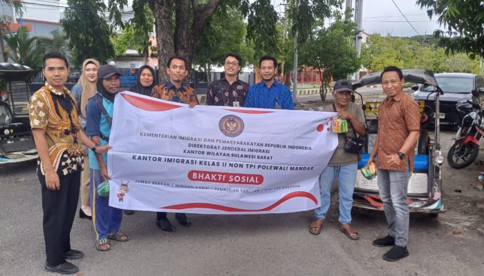 Bantu Warga, Imigrasi Polewali Galakkan Baksos