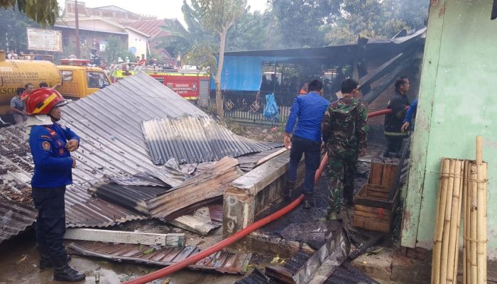 Dua Rumah Hangus Terbakar di Wonomulyo, Kerugian Capai Puluhan Juta Rupiah
