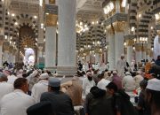Mengejar Ridho Allah, Berdo'a di Tempat Mustajab Raudah Mesjid Nabawi 13 Mengejar Ridho Allah, Berdo’a di Tempat Mustajab Raudah Mesjid Nabawi