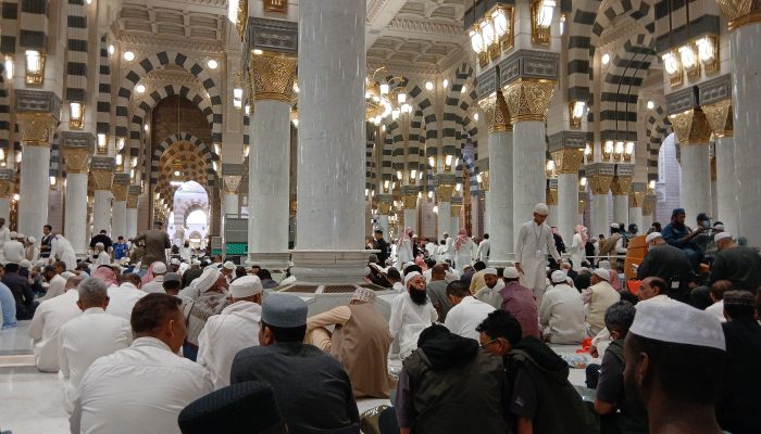 Mengejar Ridho Allah, Berdo’a di Tempat Mustajab Raudah Mesjid Nabawi