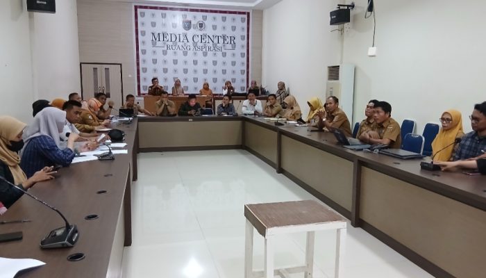 Terancam Tidak Dapat Perpanjangan SK, Sejumlah PTT di Polman Mengadu ke Dewan
