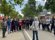 Direktur RSUD Andi Depu Temui Massa Aksi Terkait Meninggalnya Pasien, Tegaskan Penanganan Sesuai Prosedur 11 Direktur RSUD Andi Depu Temui Massa Aksi Terkait Meninggalnya Pasien, Tegaskan Penanganan Sesuai Prosedur