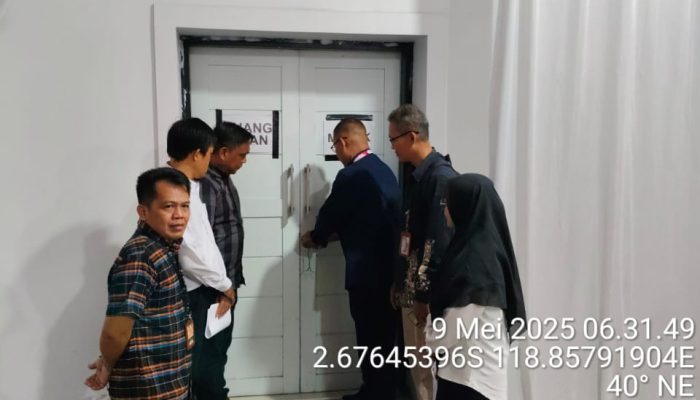 Transparansi Pelaksanaan Ujian CPPPK, Pereakilan Peserta Saksikan Pembukaan Ruangan Yang Tersegel Hologram BKN