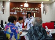 Tekan Angka Pelanggaran Keimigrasian, WNA Wajib ke Kantor Imigrasi Untuk Perpanjangan Izin Tinggal 12 Tekan Angka Pelanggaran Keimigrasian, WNA Wajib ke Kantor Imigrasi Untuk Perpanjangan Izin Tinggal