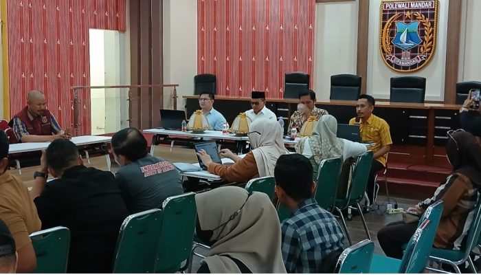 Kominfo Polman Sosialisasikan Layana HALO ASSAMI Kepada Para Kepala OPD dan Camat