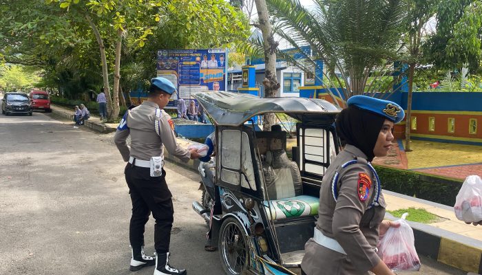 Kasi Propam Polres Polman Pimpin Bakti Sosial dalam Rangka HUT Bhayangkara ke-79