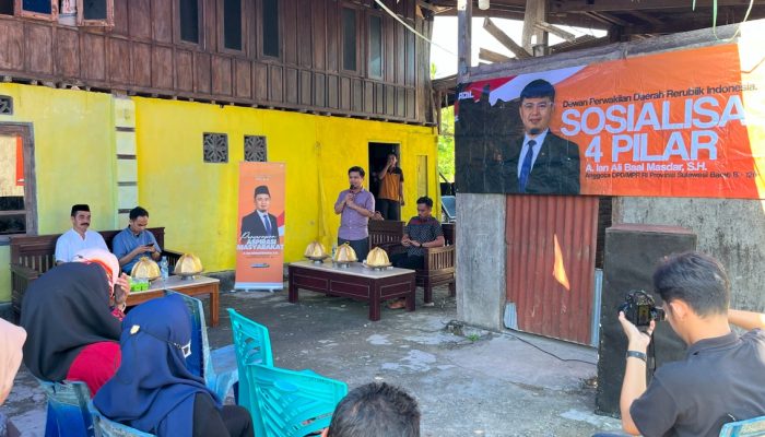 Tanamkan Rasa Cinta Tanah Air, Senator DPD RI Andi Ian Ali Baal Sosialisasi Empat Pilar Kebangsaan di Desa Suruang