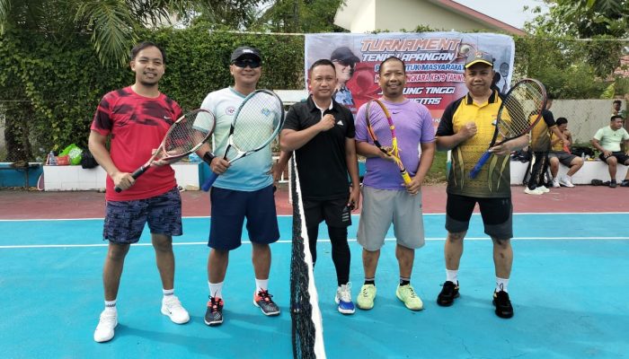 Turnamen Tenis Lapangan dalam Rangka Hari Bhayangkara ke-79 di Polres Polman Dibuka Secara Resmi