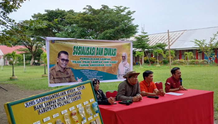 DLHK Polman Edukasi Siswa SMP Negeri 4 Polewali Pilah Sampah Jadi Rupiah