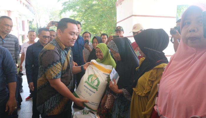 Ketua DPRD Dukung Penyaluran 889 Ton Beras untuk 44.475 Keluarga di Polman
