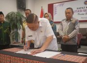 Wagub Sulbar: Sertifikasi Halal Wujud Komitmen Moral dan Ekonomi 16 Wagub Sulbar: Sertifikasi Halal Wujud Komitmen Moral dan Ekonomi
