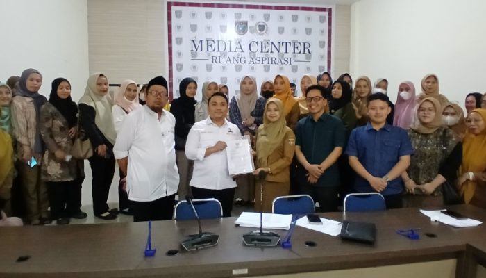 Didampingi Dewan Pendidikan, Aliansi Guru R4 Adukan Nasib Ke DPRD Polman