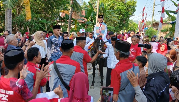 Disambut Meriah, Zalfa Naqiyya Paskibraka Istana Negara Diarak dengan Sayyang Pattudu