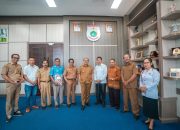 Gubernur SDK Audiens Bersama LPPD Sulbar, Bahas Persiapan Pekan Pesparawi Nasional 8 Gubernur SDK Audiens Bersama LPPD Sulbar, Bahas Persiapan Pekan Pesparawi Nasional
