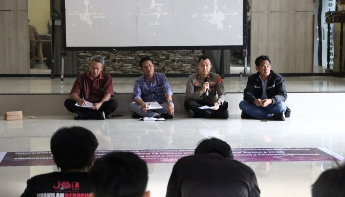 Wakapolres Polman Pimpin Pengamanan Aksi Unjuk Rasa digelar Koalisi Masyarakat Sipil Anti Kekerasan Seksual
