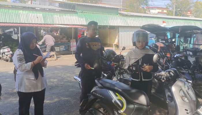 Dishub Polman Lakukan Uji Petik Pendapatan Parkir Pasar