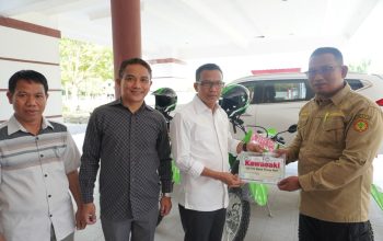 Tiga Penyuluh Berprestasi di Polman Terima Bantuan Motor dari Kementerian Pertanian 3 IMG 20251024 WA0026