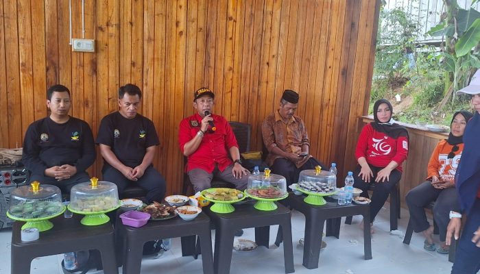 Dinsos Polman Dampingi tim Dirjen PKAT Kementerian  Sosial RI Monitoring dan Evaluasi Komunitas Adat terpencil