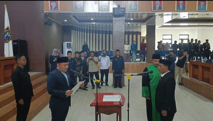 Muhammad Dinar Dilantik Jadi Anggota DPRD Polman