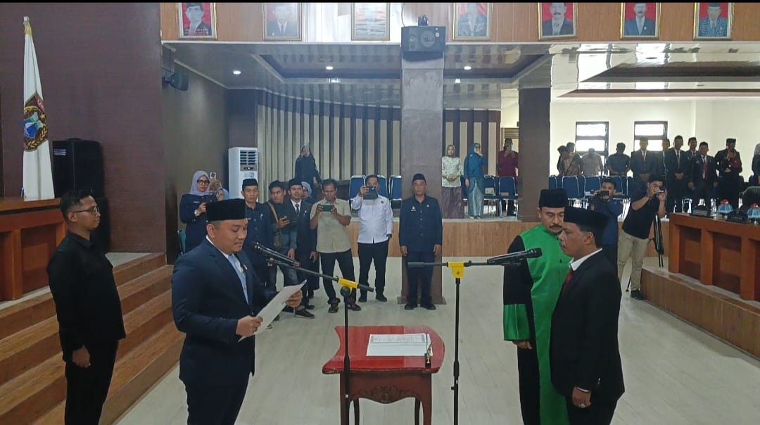Muhammad Dinar Dilantik Jadi Anggota DPRD Polman 1 IMG 20251027 WA0020
