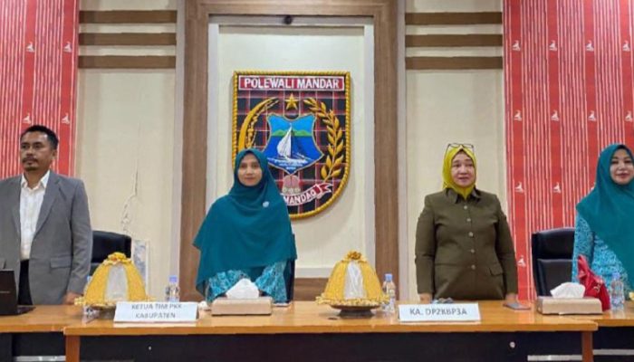 Ibu PKK Polewali Mandar Dibekali Kemampuan Public Speaking