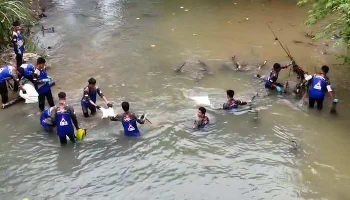 Ajbar dan Gerakan Bersih Sungai, Komitmen Menjaga Lingkungan