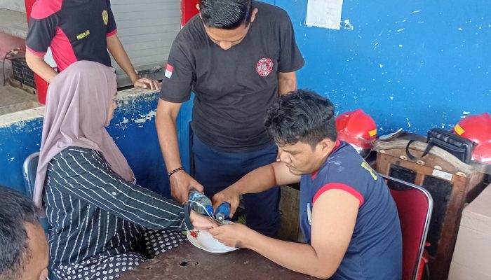 Malam Evakuasi Tawon, Siang Lepas Cincin : Damkar Polman Kerja 24 Jam