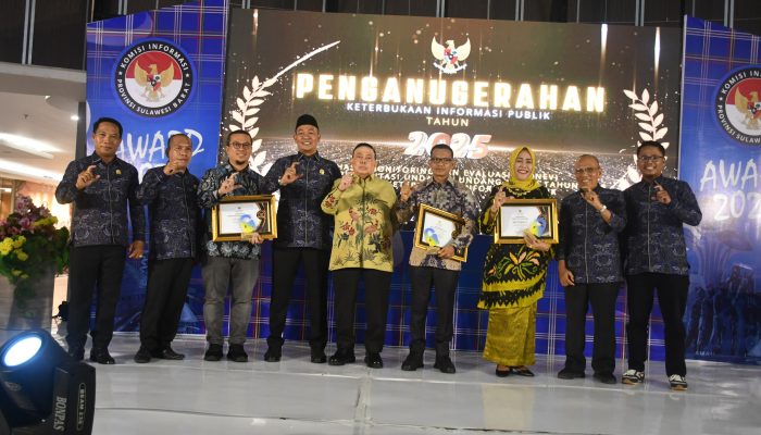 Pemkab Polman Raih Penghargaan Badan Publik Informatif