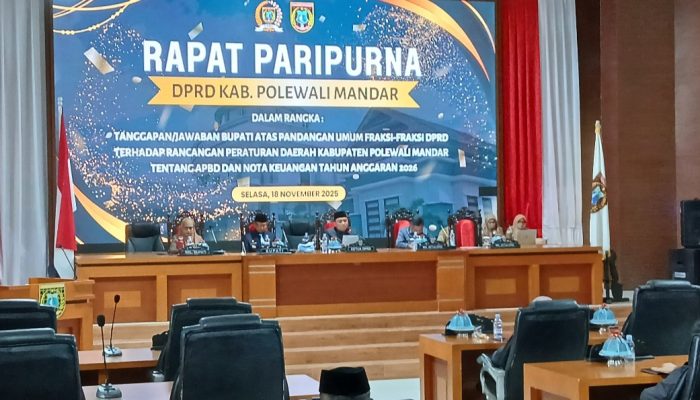 Bupati Polman Jawab Pandangan Umum Delapan Fraksi DPRD dalam Pembahasan APBD 2026