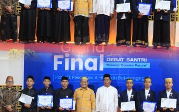 Grand Final Debat Ilmiah Keislaman Santri Al-Risalah Batetangnga Berlangsung Semarak dan Penuh Antusias 7 IMG 20251209 WA0003