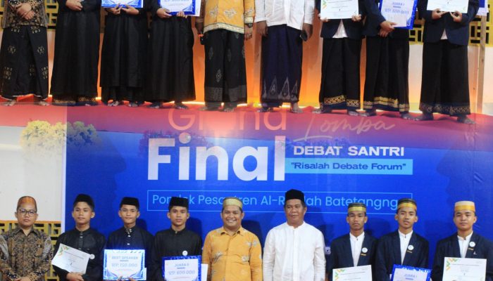 Grand Final Debat Ilmiah Keislaman Santri Al-Risalah Batetangnga Berlangsung Semarak dan Penuh Antusias