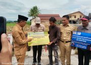 Pemkab Polman Salurkan Bantuan Alsintan Yang Diinisiasi Ajbar