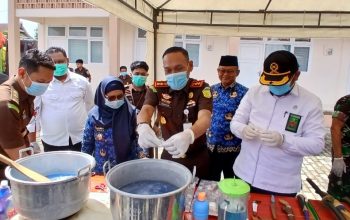 Kejari Polman Musnahkan Barang Bukti Narkotika dan Sajam 4 Screenshot 20251201 120510 Gallery