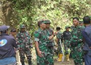 Tinjau Pengecoran Jalan Bulo–Lenggo, Danrem 142/Tatag Apresiasi Gotong Royong TNI dan Warga