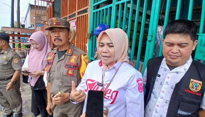 Disperindag dan Lintas Sektor Temukan Miras dan Komix Dijual Toko Kelontong