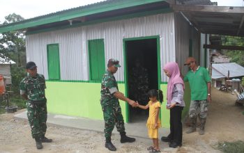 Program RTLH TMMD Sentuh Hati Warga, Danrem 142/Tatag Saksikan Rumah Nurmala Rampung