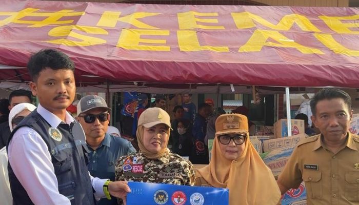 Di Tengah Abu dan Air Mata, Uluran Tangan SPPG dan SPPI se Polman Hadir untuk Galung Tuluk