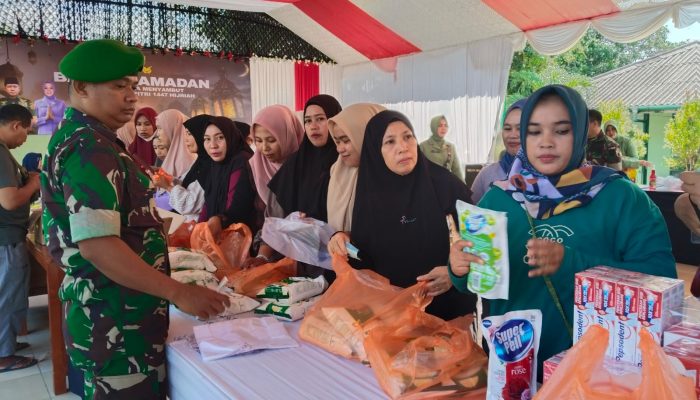 Bazar Ramadhan Kodim 1402/Polman Diserbu Warga