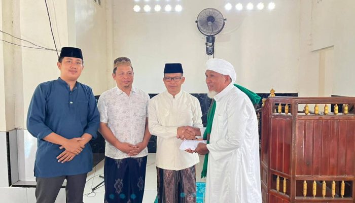 Empat Pekan Berturut-turut, Bupati Polman Salurkan Bantuan Pembangunan Masjid di Kelurahan Manding