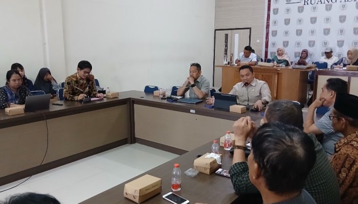 Dorong Perbaikan Data, DPRD Polman Hadirkan BPS dalam Rapat Pansus LKPJ