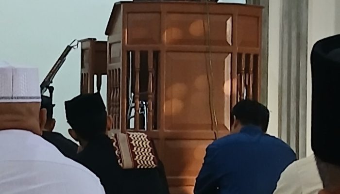 Lurah Manding Syahrir Rahman Rayakan Idul Adha Bersama Warga Binangaliu, Bupati Sumbang Sapi Qurban