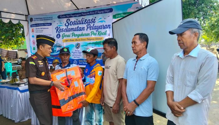 Kejari Polman Apresiasi Program Yang Mudahkan Nelayan